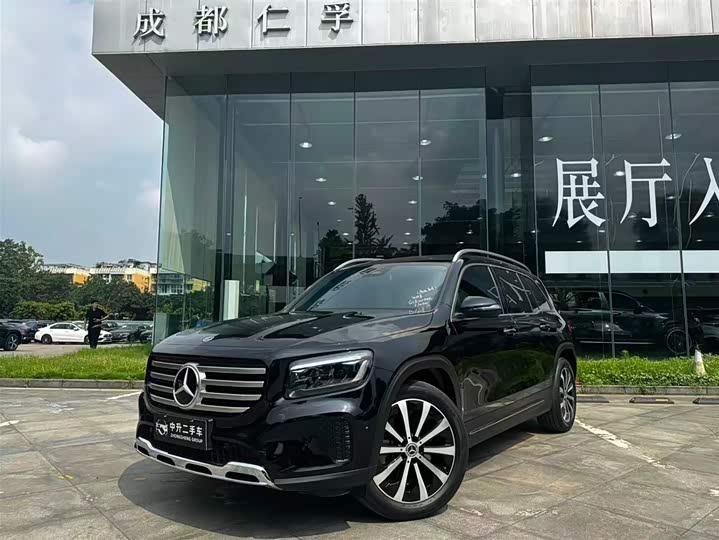 Mercedes-Benz GLB 2024 GLB 220 Fashion Model
