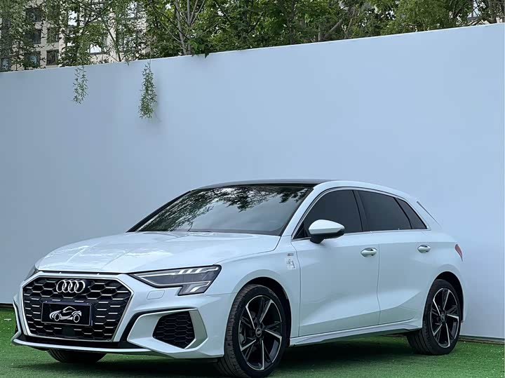 Audi A3 2023 Sportback 35 TFSI stylish and sporty