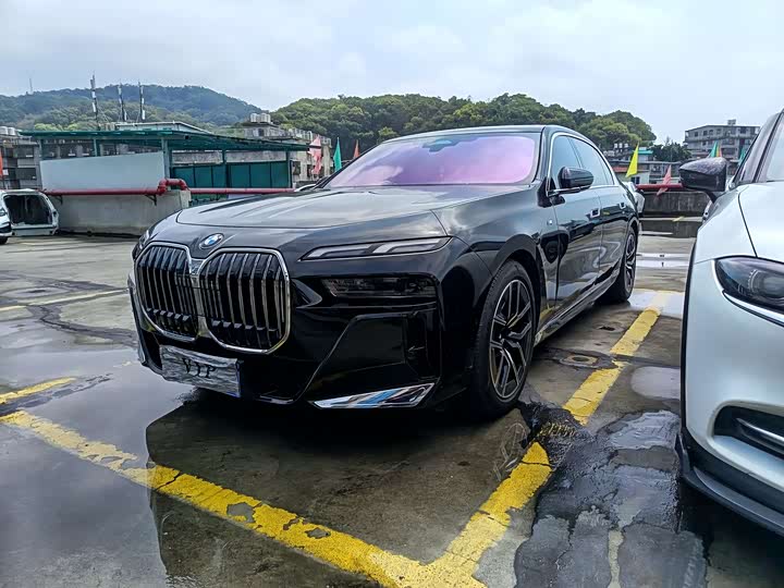 BMW 7 Series 2023 735Li M Sports Package