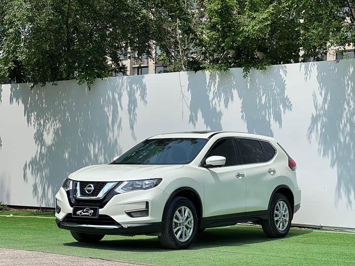 X-Trail 2023 Classic 2.0L 2WD Intelligent Link Premium Edition