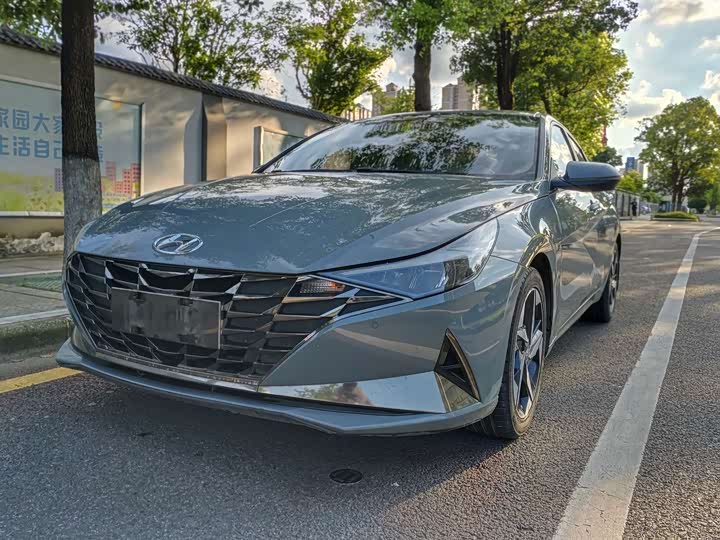 Elantra 2021 1.5L CVT LUX Premium Edition