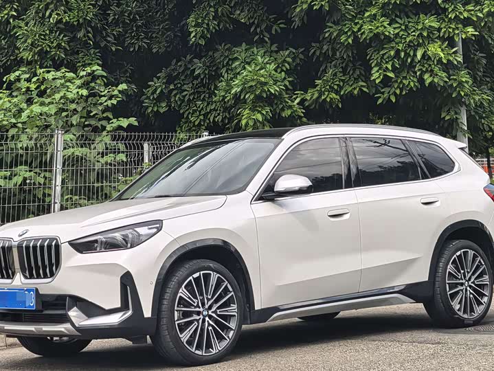 BMW X1 2023 xDrive25Li X Design Package