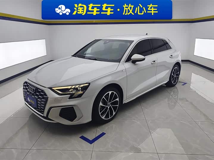 Audi A3 2022 Sportback 35 TFSI aggressive sports model