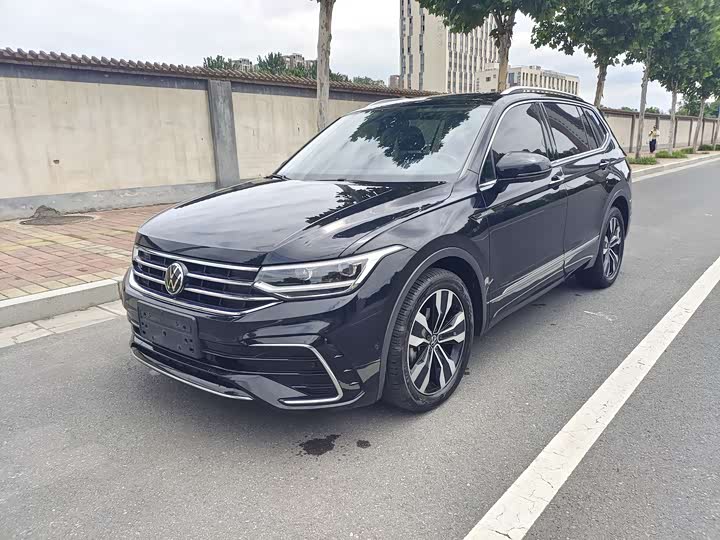 Tiguan L 2022 330TSI automatic two-wheel drive R-Line version