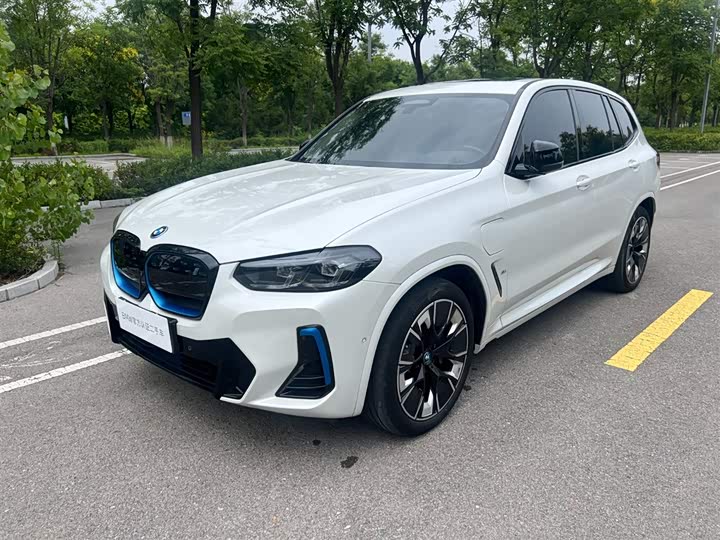 BMW iX3 2022 innovative model