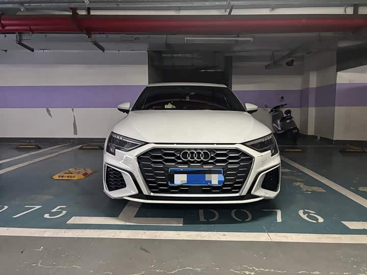 Audi A3 2021 Sportback 35 TFSI aggressive sports model