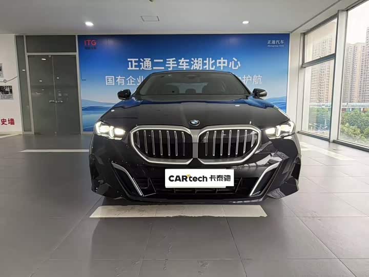 BMW 5 Series 2025 530Li Leading M Sports Package