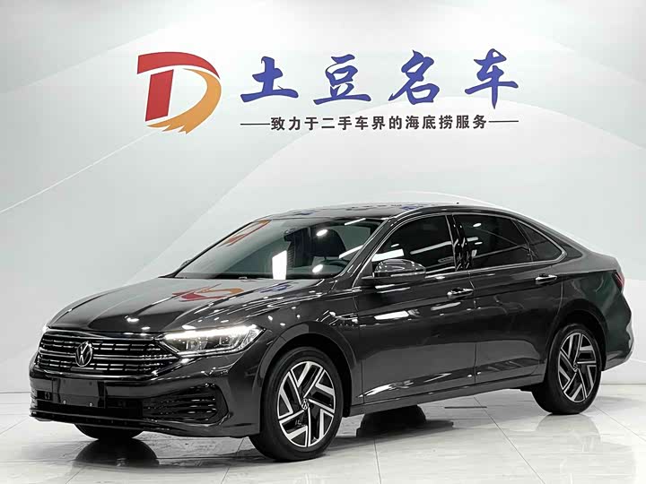 Sagitar 2023 280TSI DSG surpasses Lite version