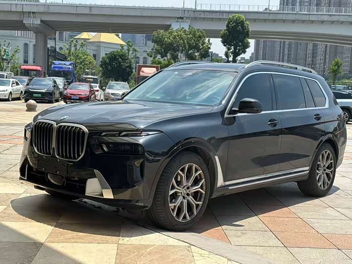 BMW X7 2023 xDrive40i Luxury Package