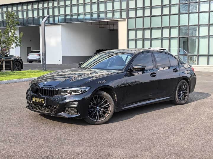 BMW 3 Series 2022 facelift 325i M Sports Night Package