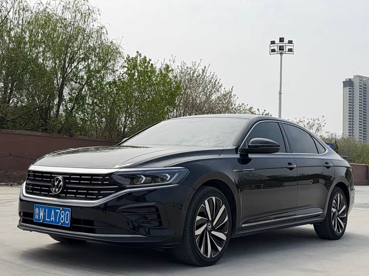 Passat 2022 330TSI Deluxe Edition