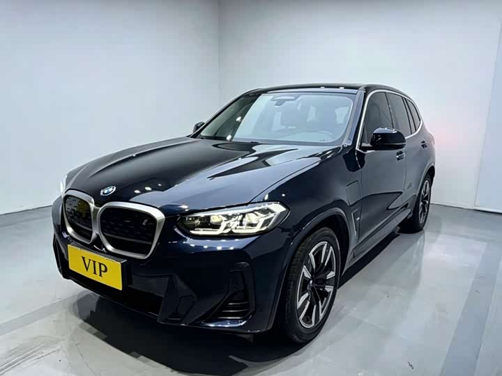 BMW iX3 2023 leading model
