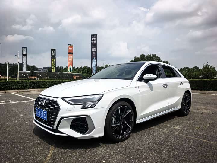 Audi A3 2023 Sportback 35 TFSI stylish and sporty