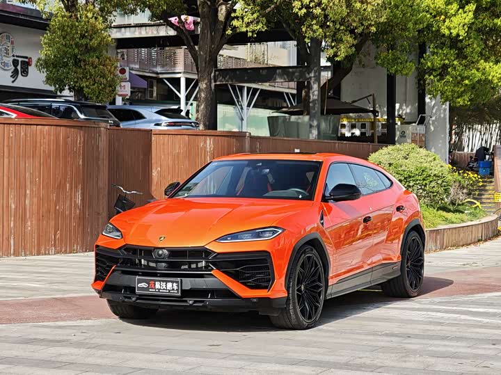 Urus SE 2025 4.0T Standard Edition