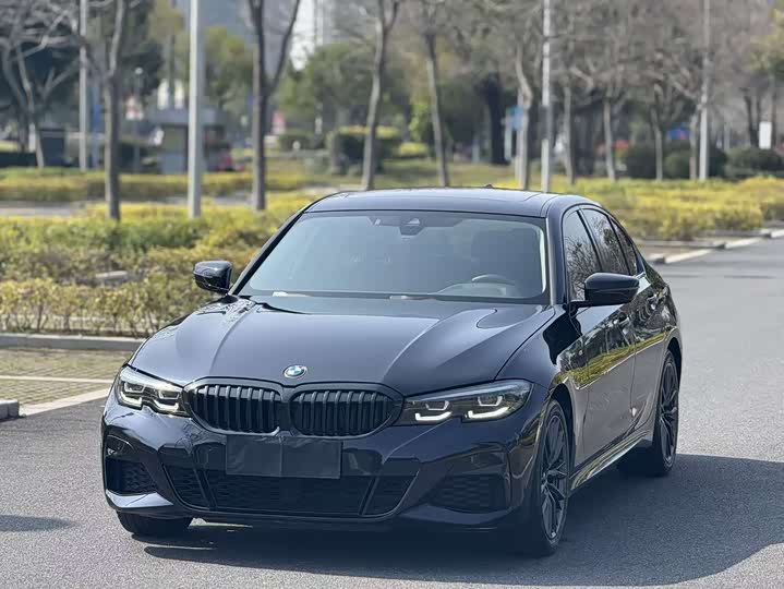 BMW 3 Series 2022 325i M Sports Night Package