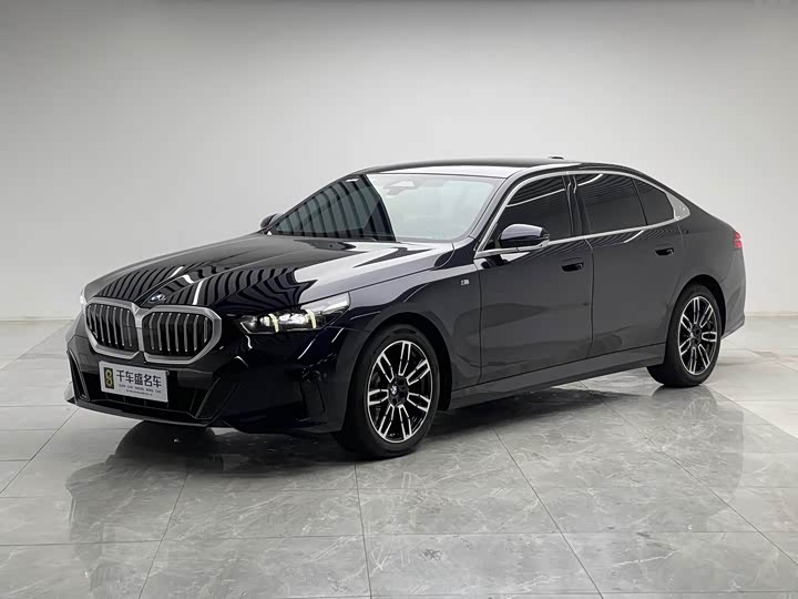 BMW 5 Series 2025 525Li M Sports Package