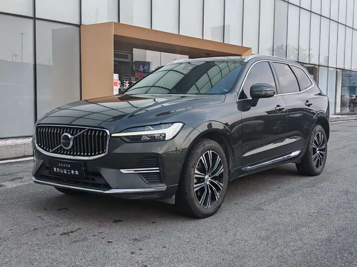 Volvo XC60 2022 B5 four-wheel drive Zhiyuan Deluxe Edition