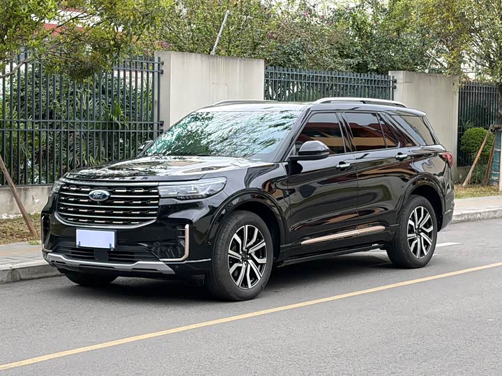 Explorer 2023 EcoBoost 285 four-wheel drive red gold version 6 seats