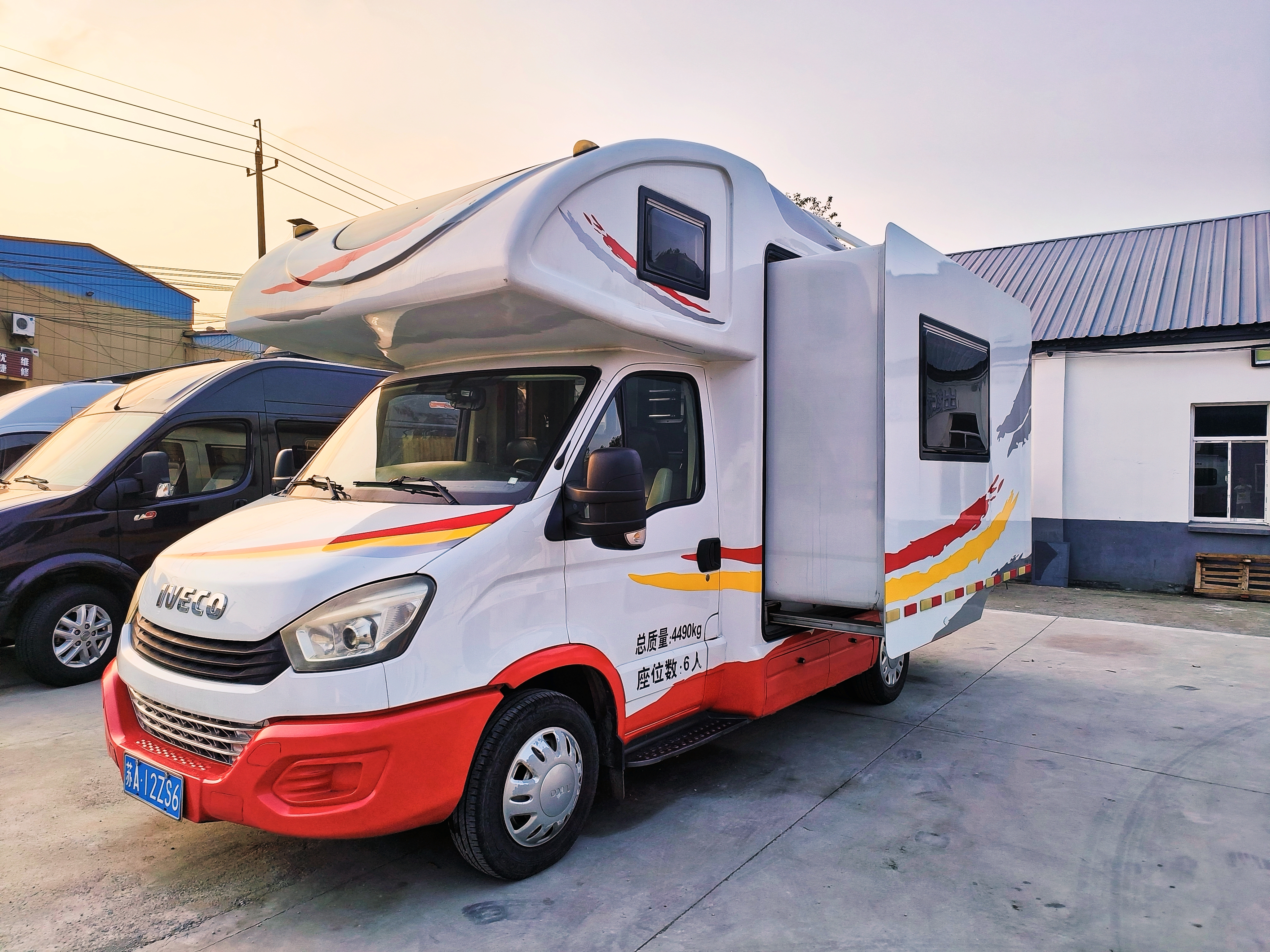2018 Iveco double expansion