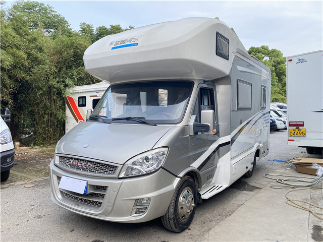 17 Iveco C-type RVs